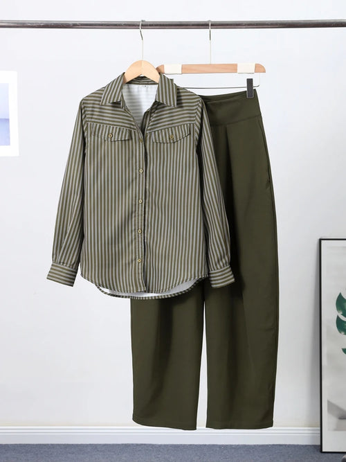Ensemble chemise rayée et pantalon